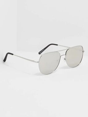 QUAY living large metallic reflective silver & black aviators